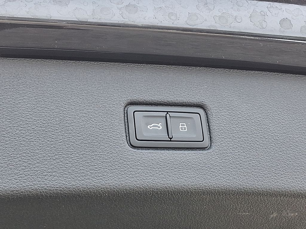 Thumbnail: 2025 Audi Q7 - 31