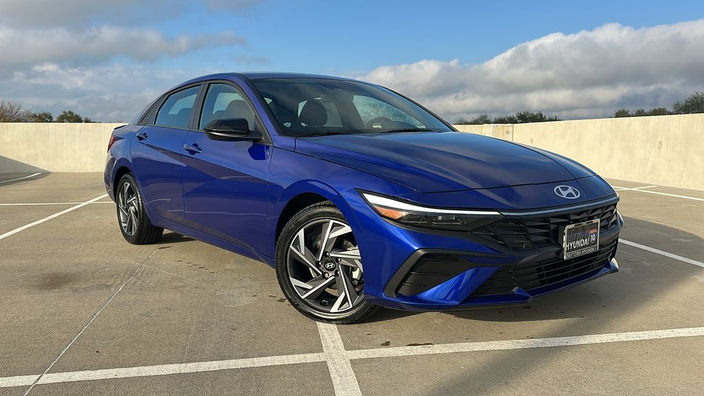 2025 Hyundai Elantra SEL Sport - 4