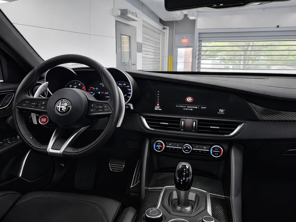 Thumbnail: 2018 Alfa Romeo Giulia - 13