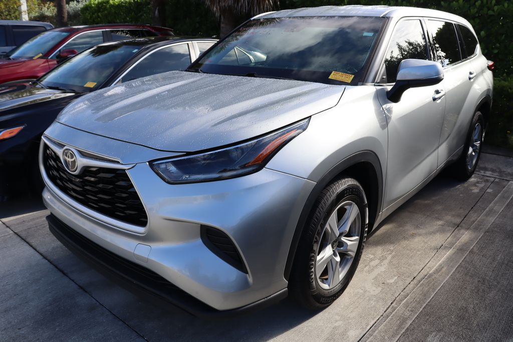 Thumbnail: 2021 Toyota Highlander - 2