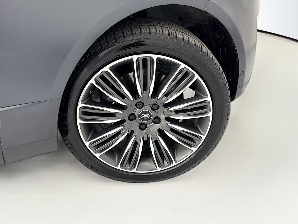 Thumbnail: 2021 Land Rover Range Rover - 30