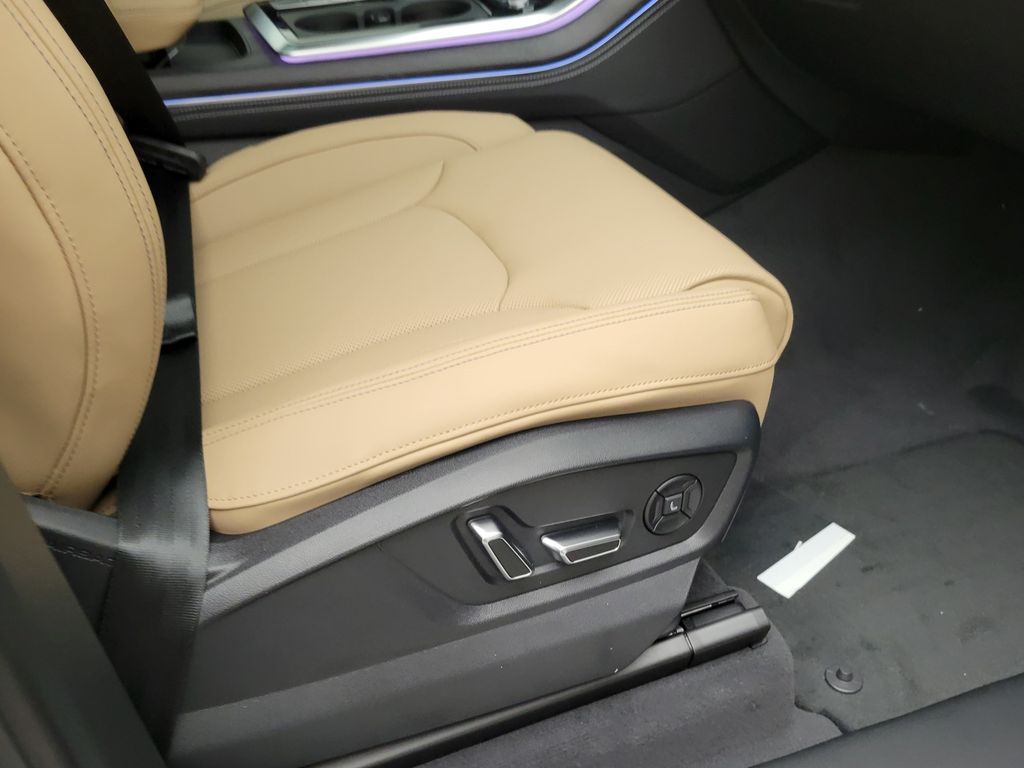 Thumbnail: 2026 Audi Q7 - 16