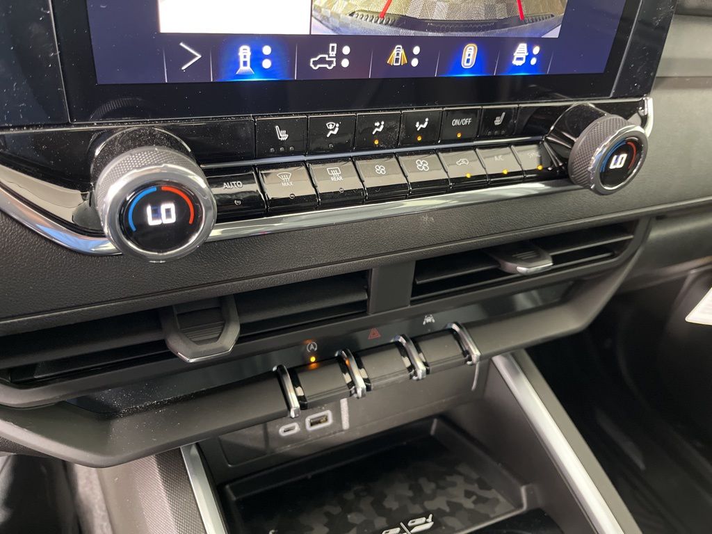 Thumbnail: 2026 Chevrolet Colorado - 30