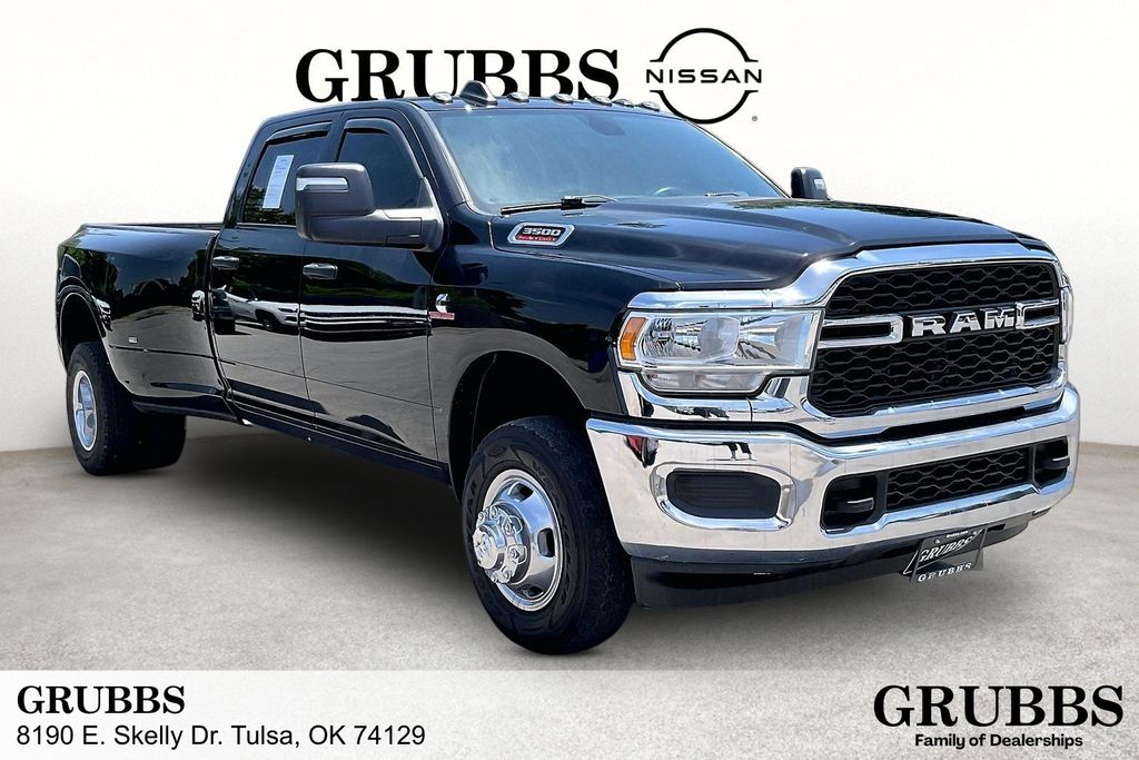 Diamond Black Crystal Pearlcoat 2024 RAM 3500 Pickup Truck Four-Wheel Drive 6-Speed Automatic