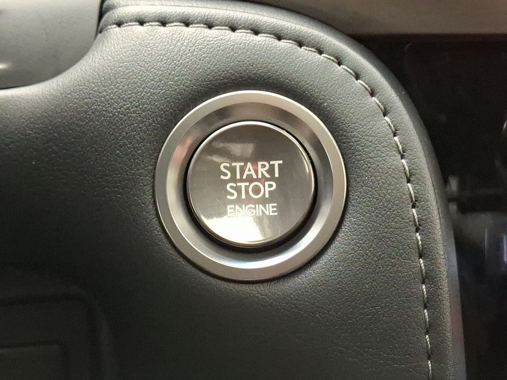 2019 Lexus LX 570 29