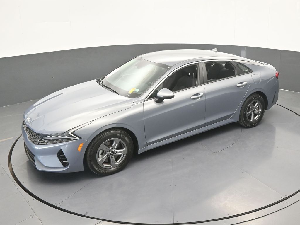 Used 2024 Everlasting Silver Kia LXS image 42