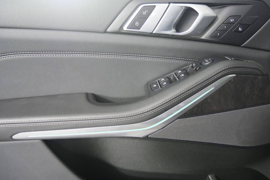 2025 BMW X5 sDrive40i 8