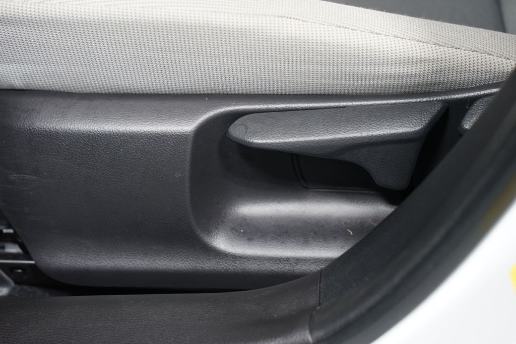 Thumbnail: 2023 Toyota Corolla - 30