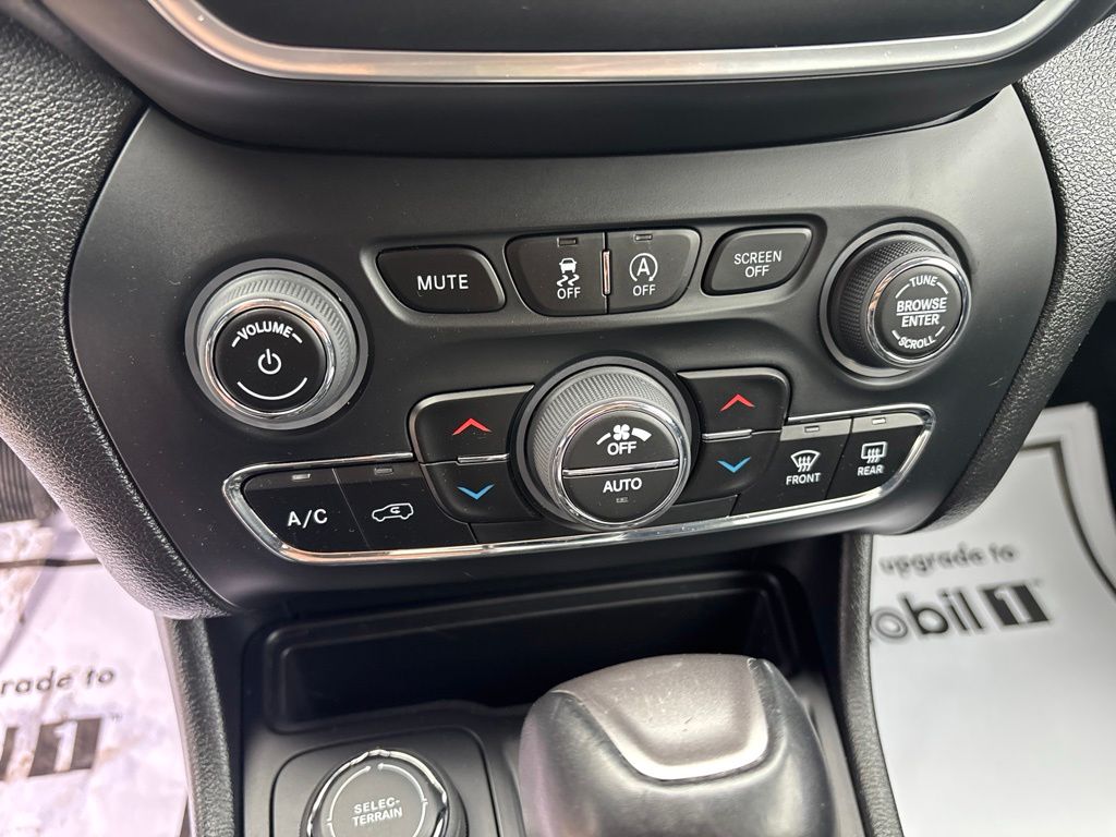 Used 2023 Jeep Cherokee SUV