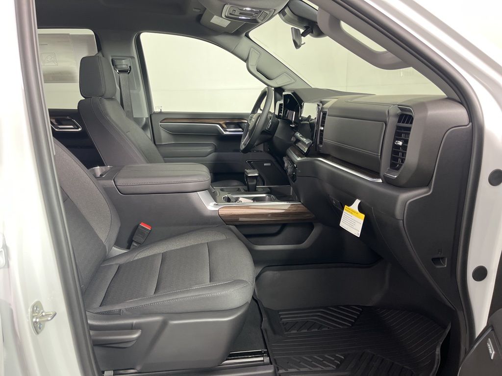 Thumbnail: 2026 Chevrolet Silverado 1500 - 10