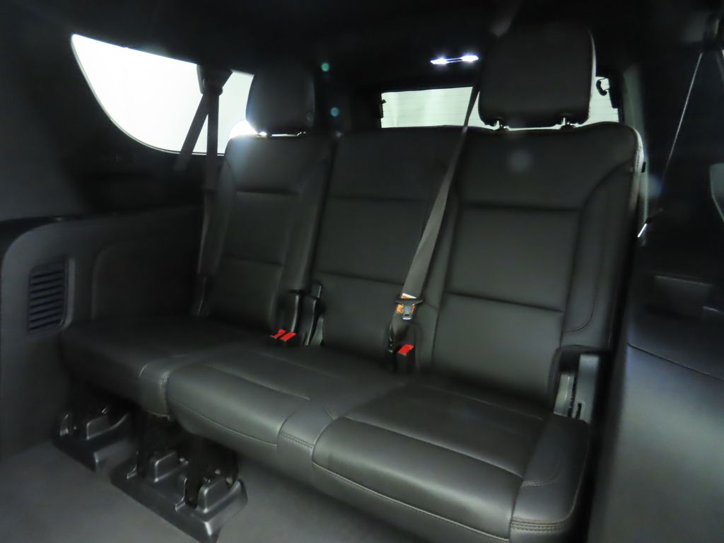 2023 Chevrolet Suburban High Country 23