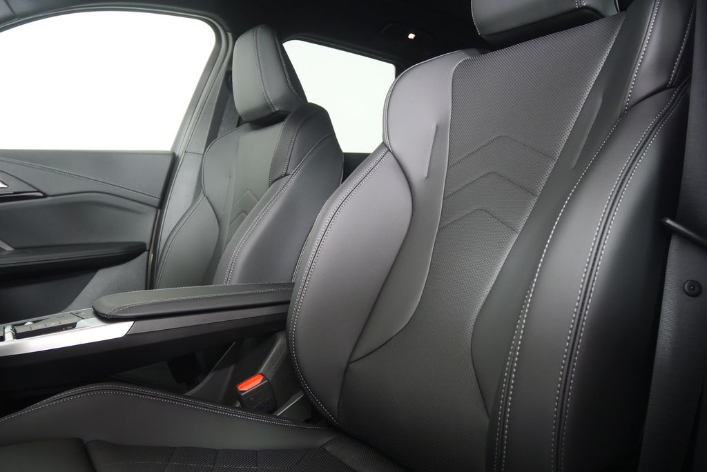 Thumbnail: 2026 BMW X1 - 10