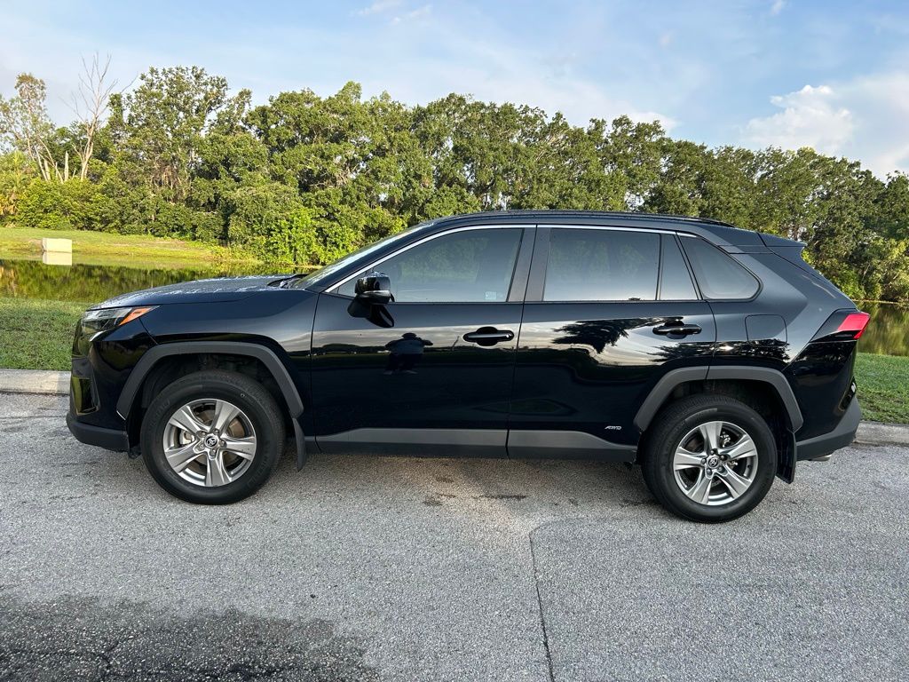 2024 Toyota RAV4 XLE 2
