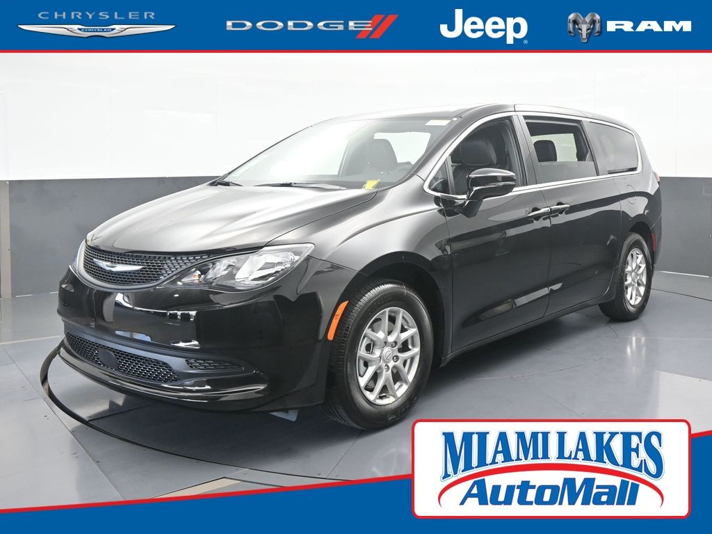 2026 Chrysler Voyager LX's photo