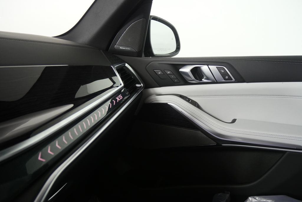 Thumbnail: 2026 BMW X5 - 25