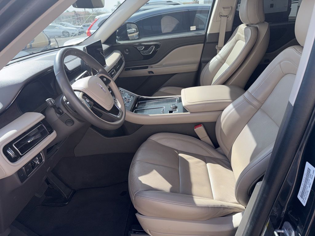 Thumbnail: 2022 Lincoln Aviator - 9