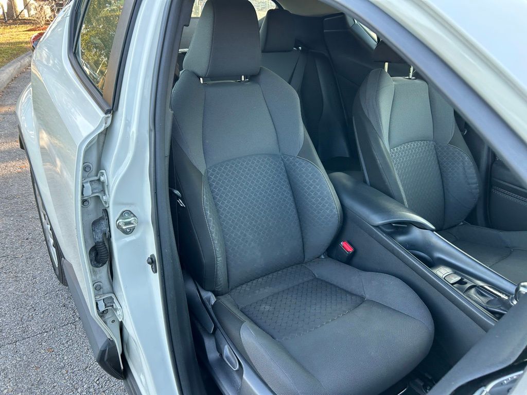 Thumbnail: 2021 Toyota C-HR - 15