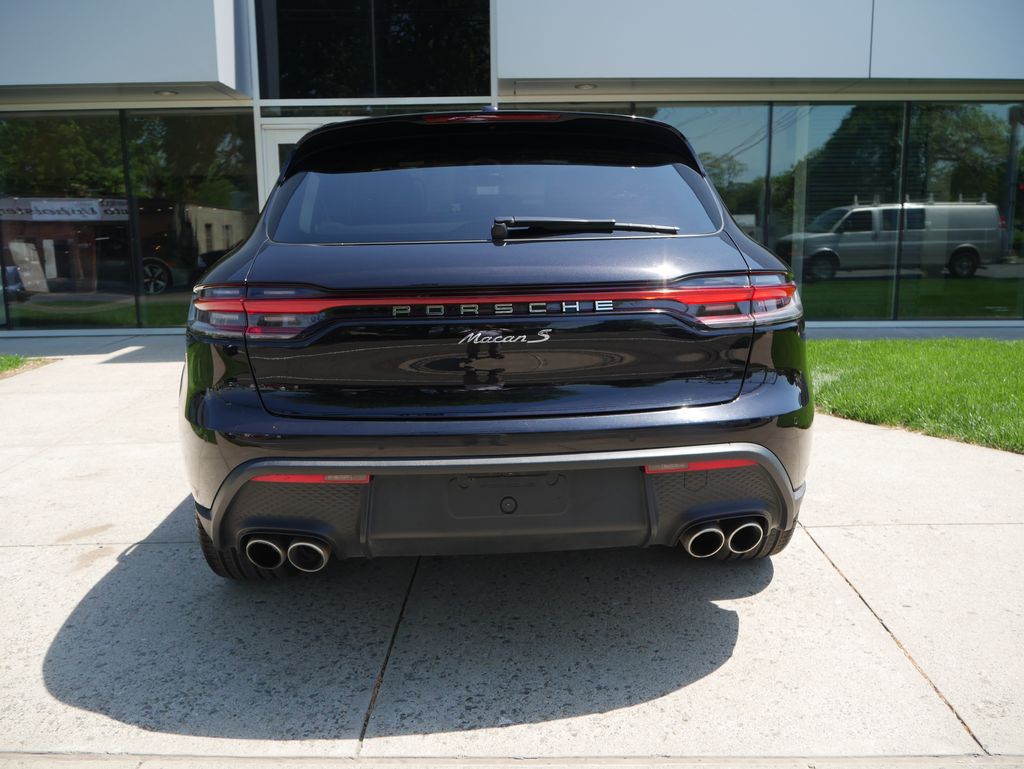 Thumbnail: 2023 Porsche Macan - 6