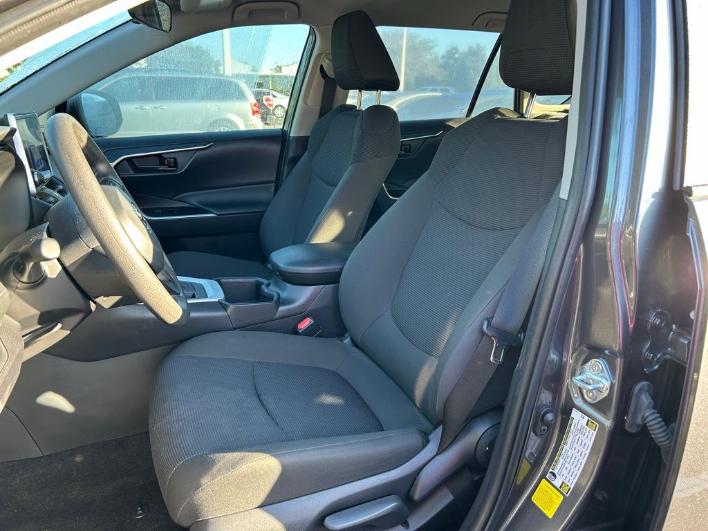 Thumbnail: 2025 Toyota RAV4 - 14