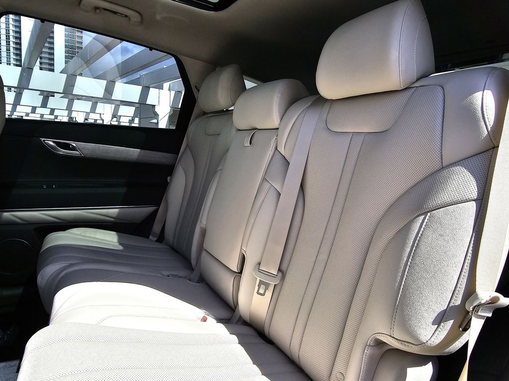 New 2026 White Genesis 2.5T image 11