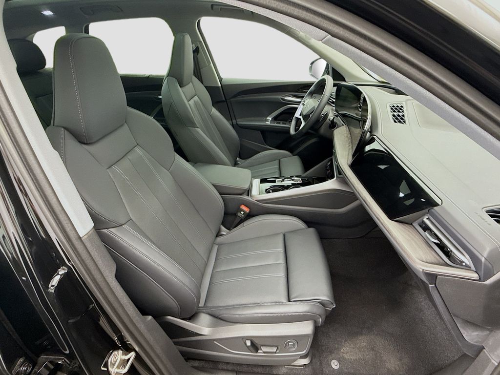 Thumbnail: 2025 Audi Q5 - 20