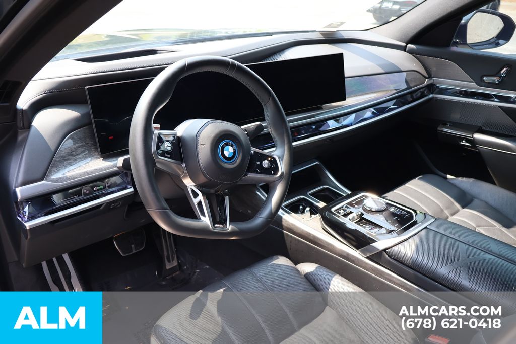 Used 2023 Black BMW xDrive60 image 9
