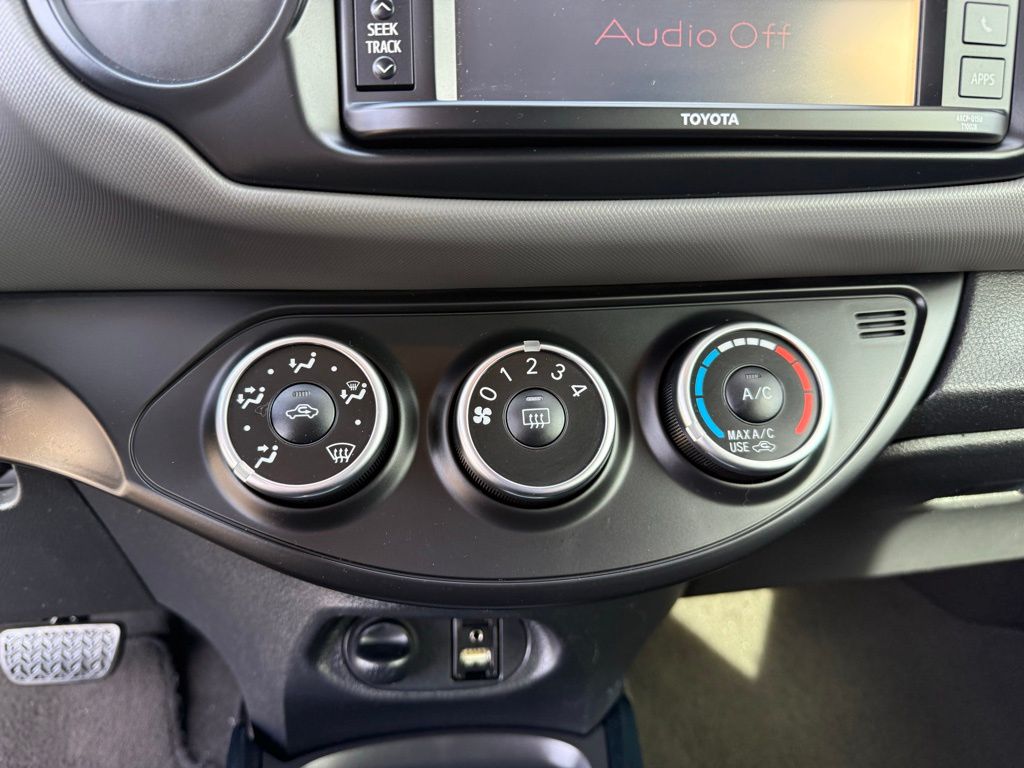 Thumbnail: 2016 Toyota Yaris - 19