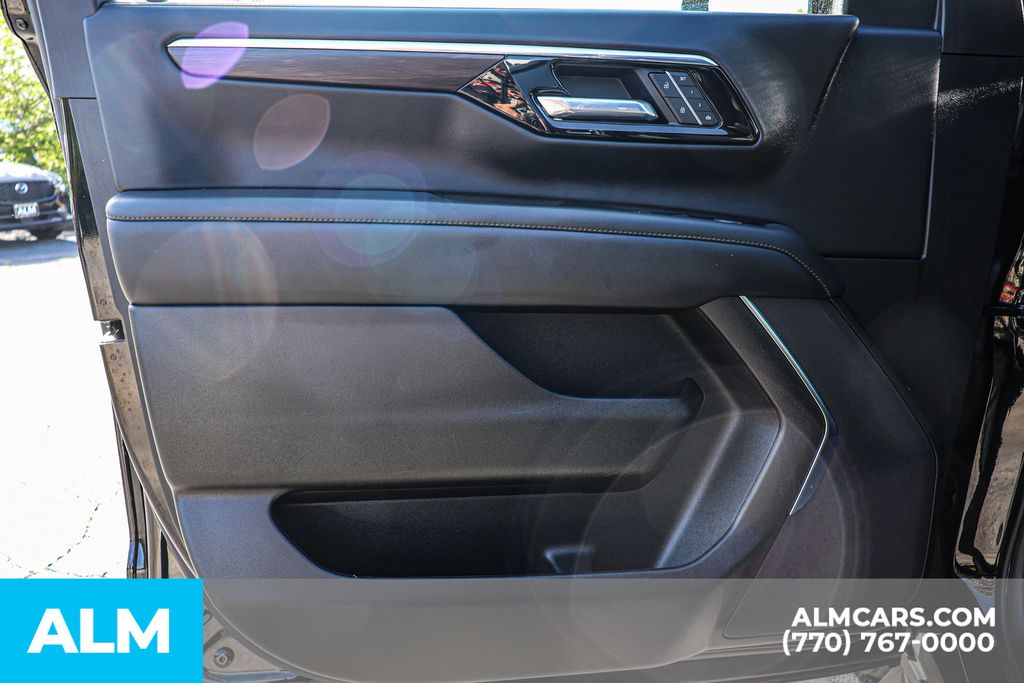Used 2025 Black Chevrolet LT image 46
