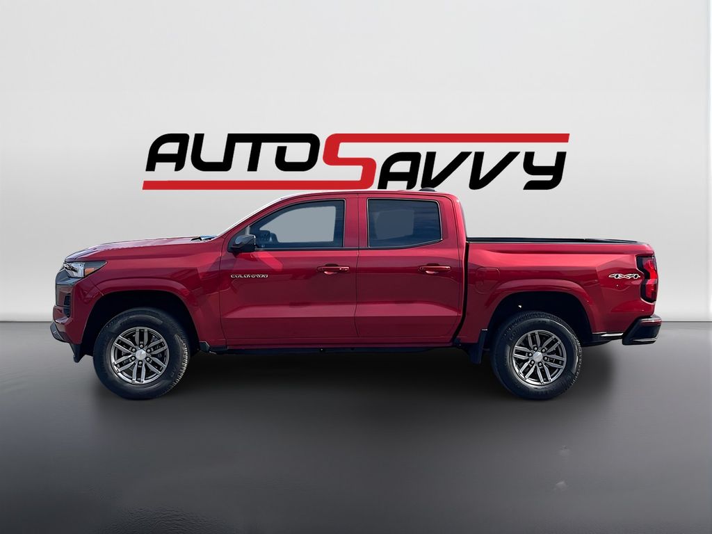 Used 2025 Red Chevrolet LT image 4