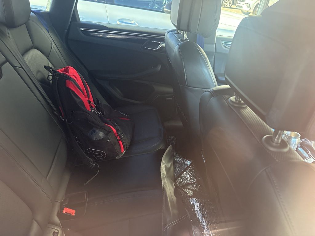 Thumbnail: 2022 Porsche Macan - 10