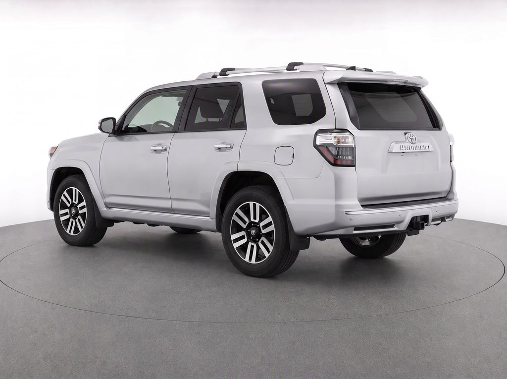 Thumbnail: 2015 Toyota 4Runner - 3