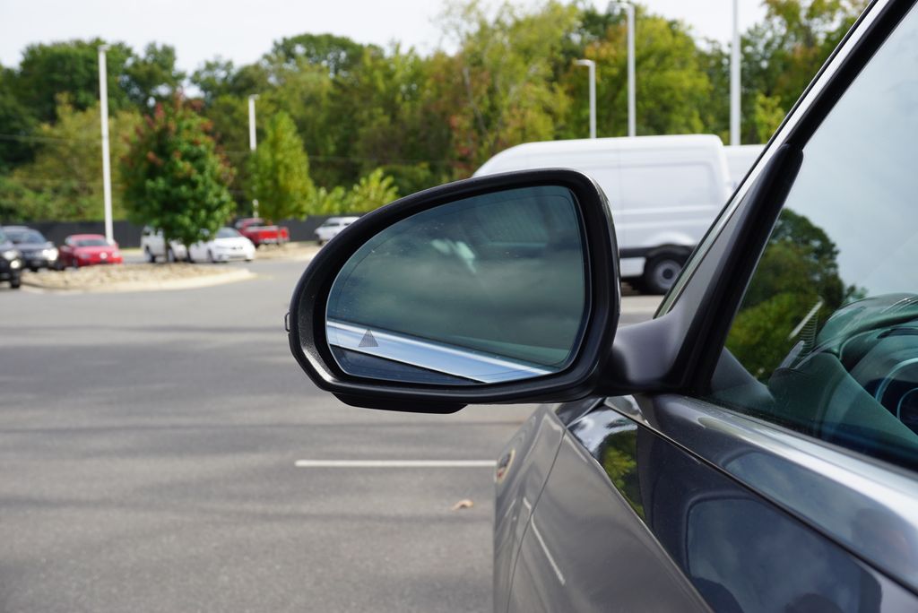 Thumbnail: 2024 Mercedes-Benz C-Class - 12