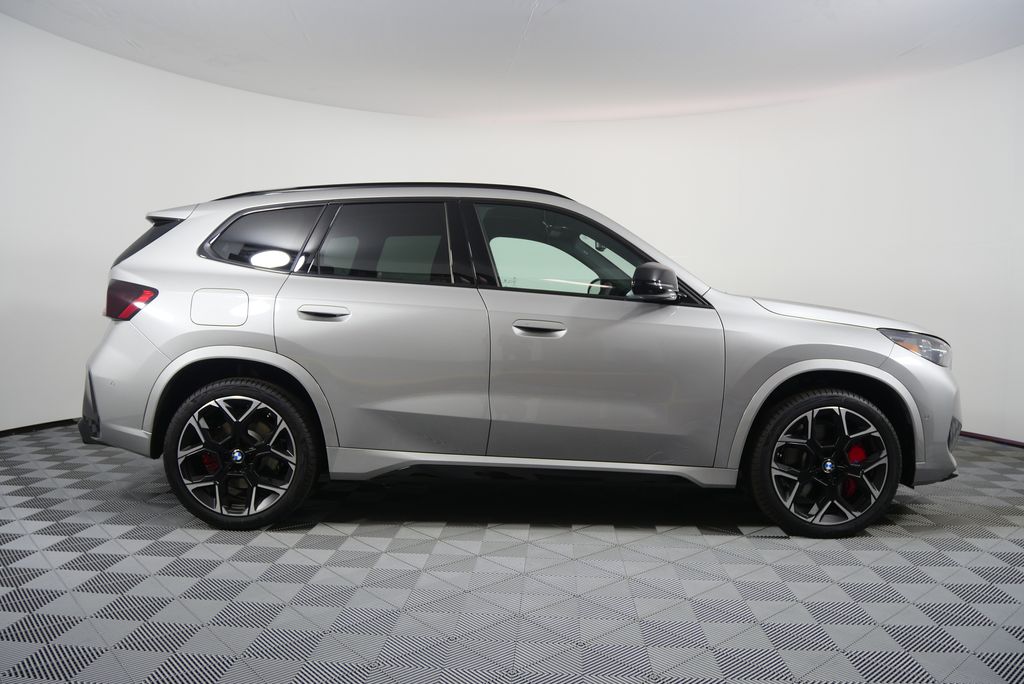 Thumbnail: 2025 BMW X1 - 2