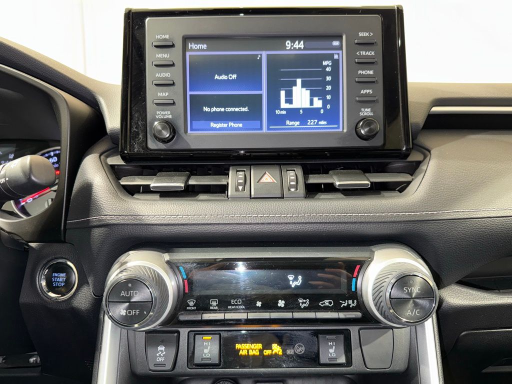 Thumbnail: 2019 Toyota RAV4 - 28