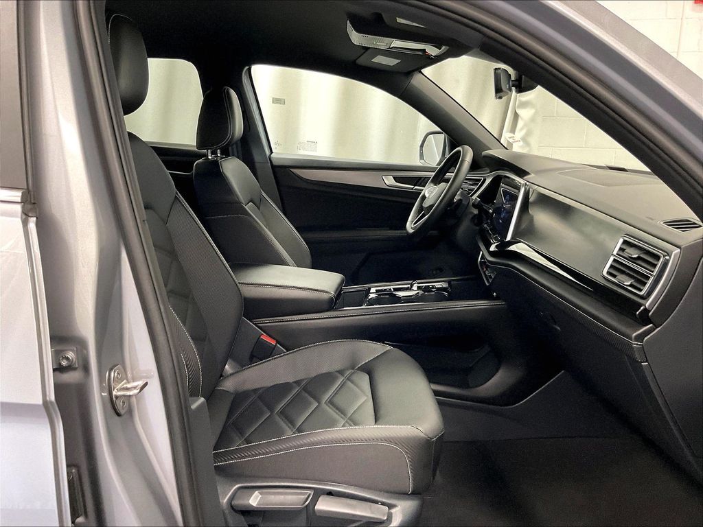 2026 Volkswagen Atlas Cross Sport — photo 11