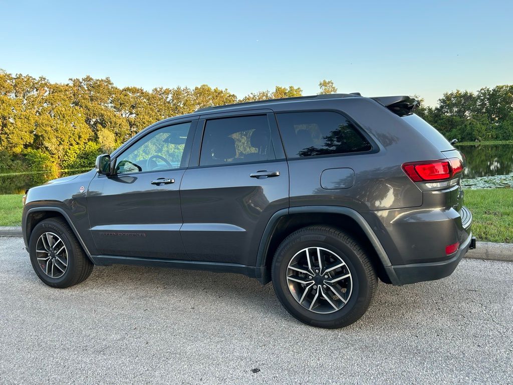 Thumbnail: 2019 Jeep Grand Cherokee - 3