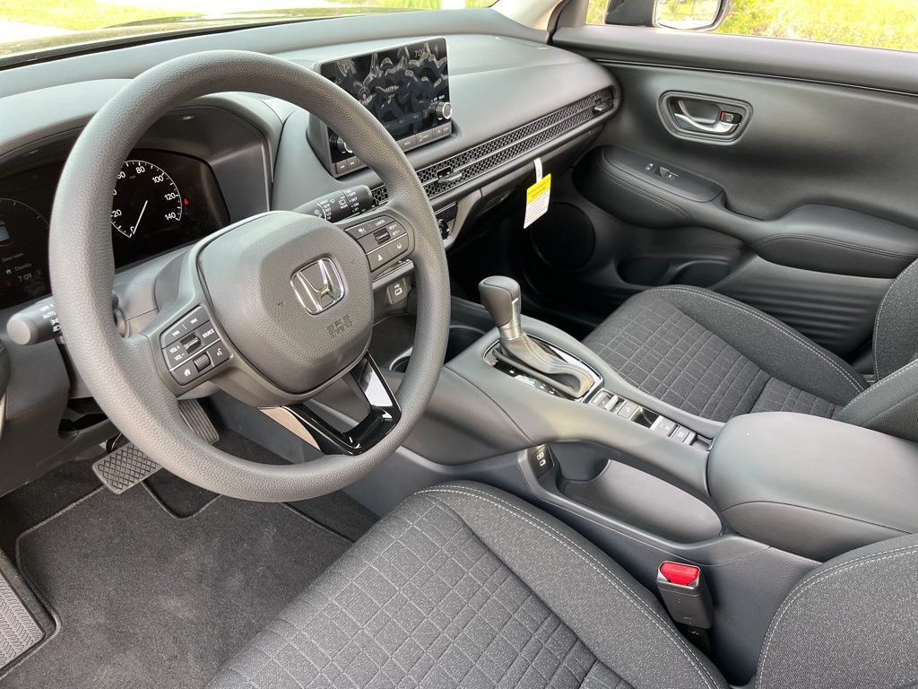 2025 Honda HR-V LX 10