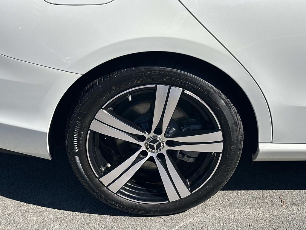 Thumbnail: 2025 Mercedes-Benz C-Class - 16