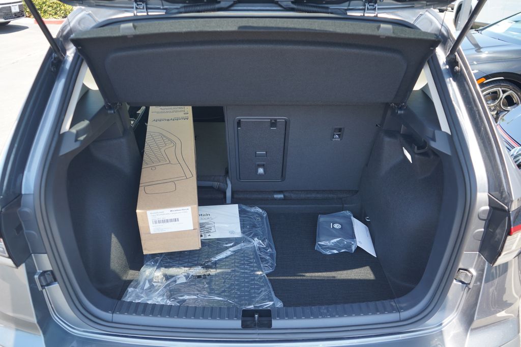 Thumbnail: 2025 Volkswagen Taos - 10