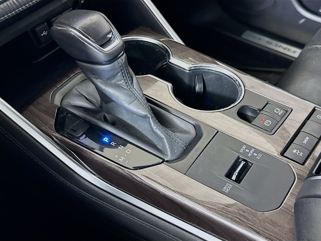 Thumbnail: 2020 Toyota Highlander - 17