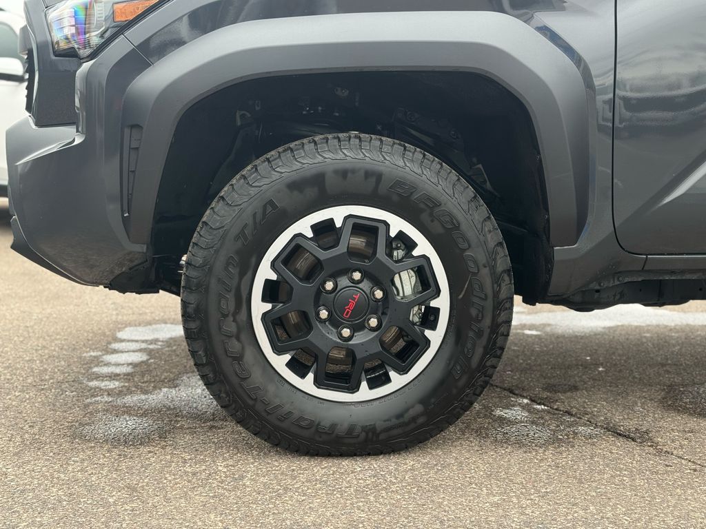 View vehicle photo 7