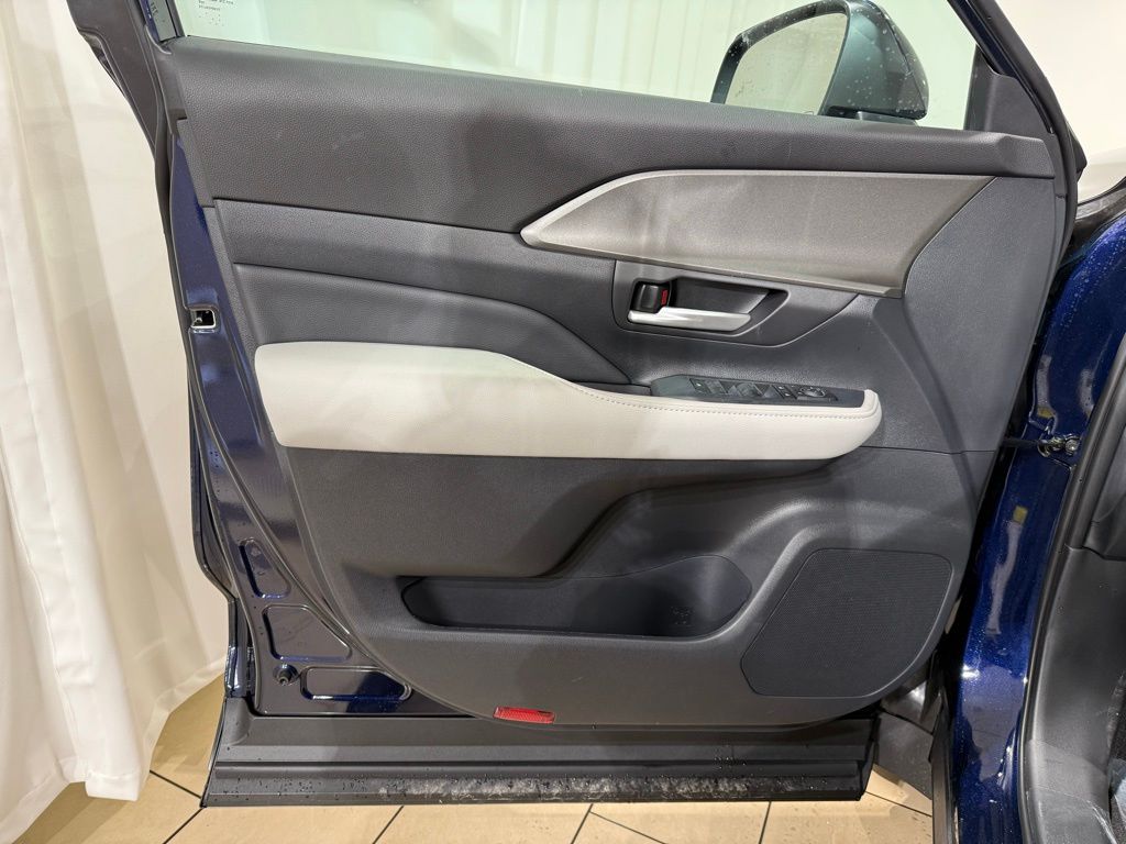 Thumbnail: 2026 Toyota Grand Highlander - 15