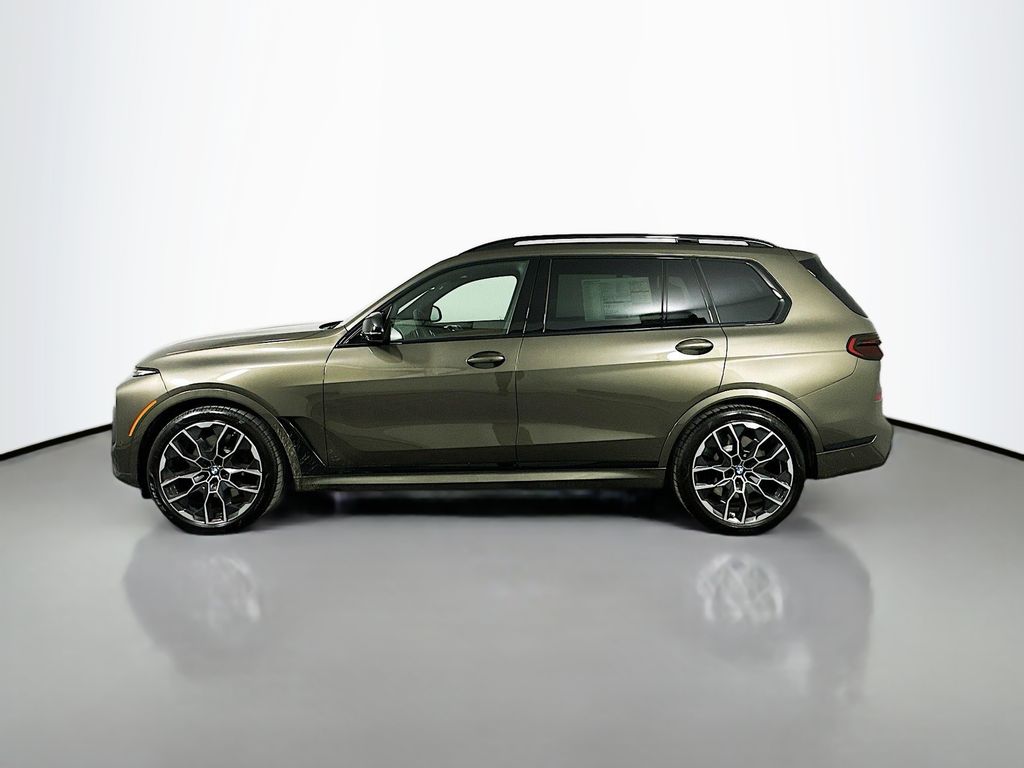2026 BMW X7 M60i 8