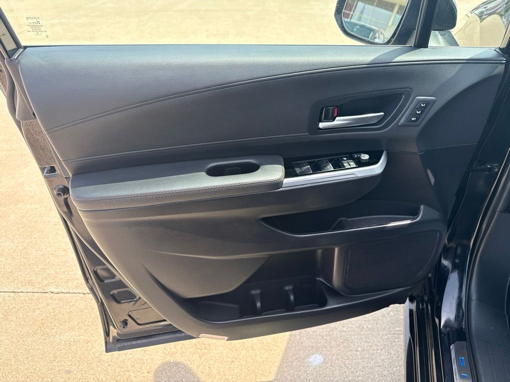 Used 2025 Toyota Sienna Van