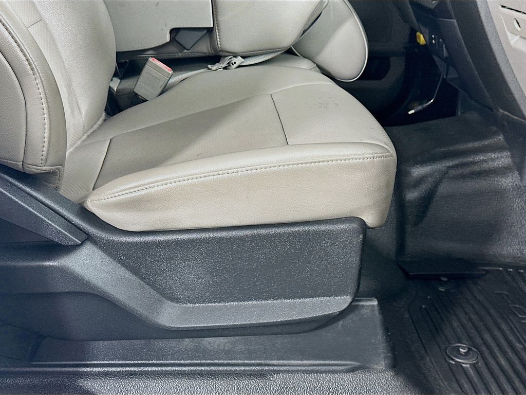 Used 2019 White Ford XL image 24