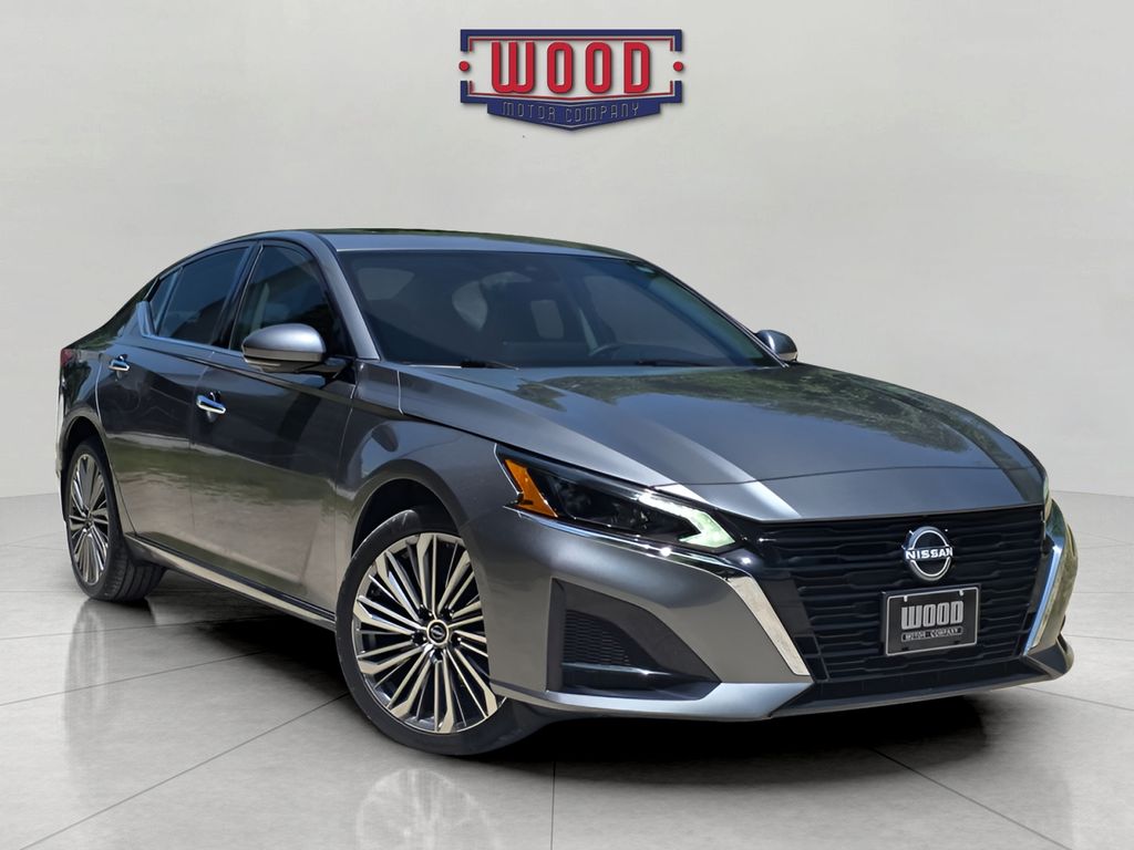 Gray (Gun Metallic) 2025 Nissan Altima Sedan All-Wheel Drive Continuously Variable Transmission