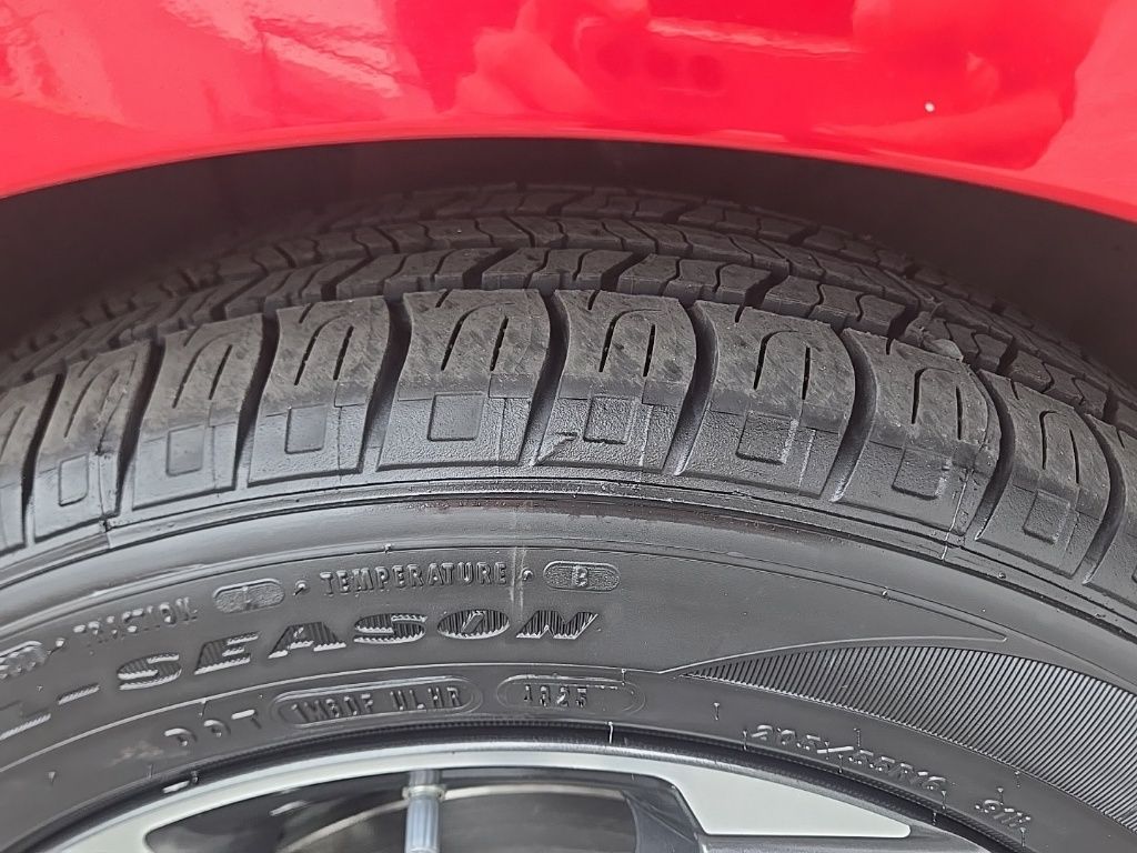 Used 2024 Red Kia LXS image 10