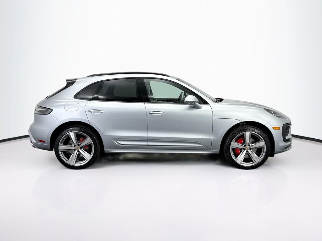 Thumbnail: 2026 Porsche Macan - 8