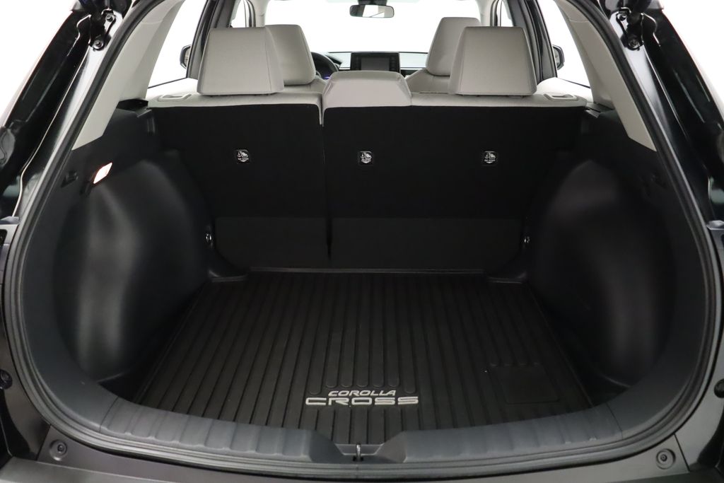 2022 Toyota Corolla Cross L 22