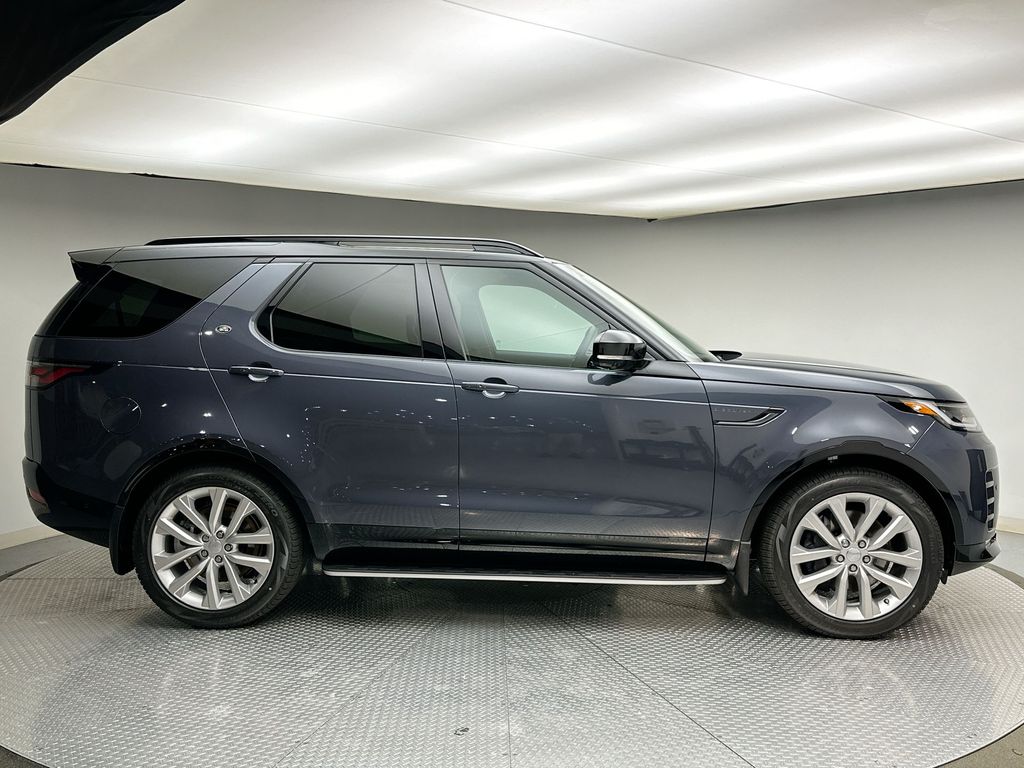 Thumbnail: 2026 Land Rover Discovery - 4